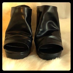 Madden girl Lambie platform mules peep toe 9m